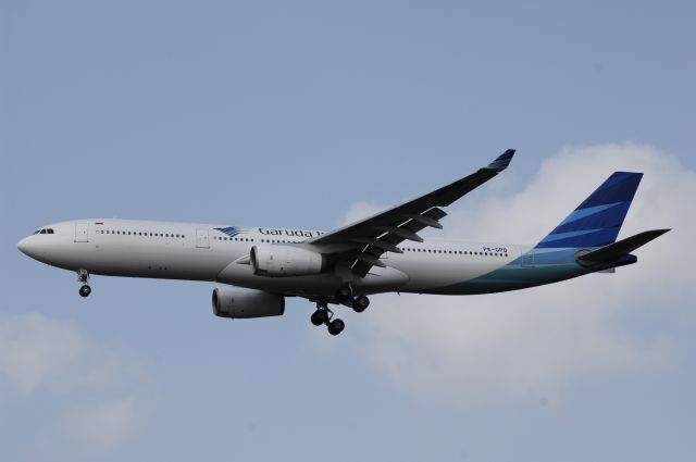 Airbus A330-300 (PK-GPD) - Final Approach to Narita Intl Airport Rwy16R on 2013/04/18