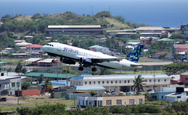 Airbus A320 (N634JB)