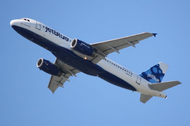 Airbus A320 (N624JB) - JetBlue Flight 164 (N624JB) "Company Blue" departs Sarasota-Bradenton Interantional Airport enroute to John F Kennedy International Airport