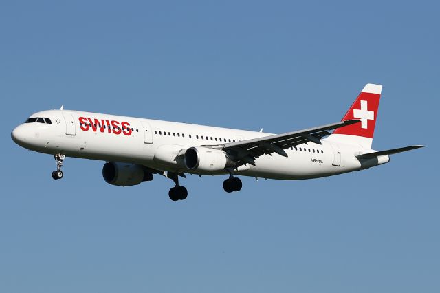 Airbus A321 (HB-IOL)