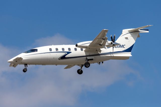 Piaggio P.180 Avanti (N33MC)