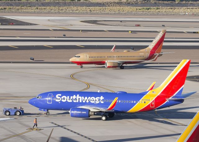 Boeing 737-700 (N778SW)