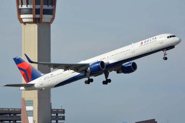 BOEING 757-300 (N586NW) - Delta Boeing 757-351 N586NW at Phoenix Sky Harbor on January 22, 2016. It first flew on November 8, 2002. Its construction number is 32987. It was delivered to Northwest Airlines on November 21, 2002. It was transferred to Delta on October 29, 2008. 