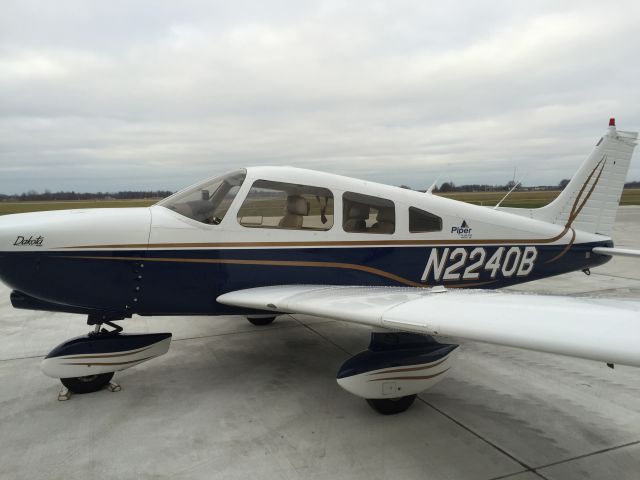 Piper Cherokee (N2240B)