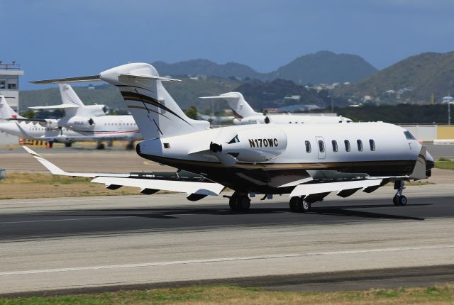 Canadair Challenger 350 (N170WC)