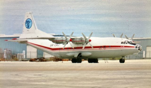 Antonov An-12 (UR-CAJ)