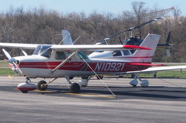 Cessna Commuter (N10921)