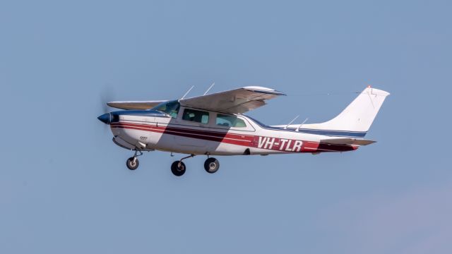 Cessna Centurion (VH-TLR)