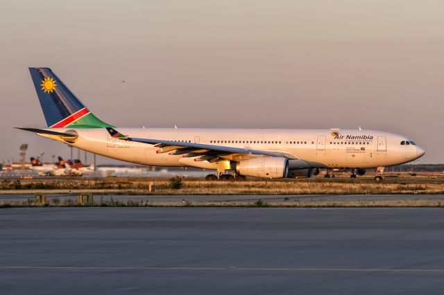 Airbus A330-300 (V5-ANO) - V5-ANO Air Namibia Airbus A330-243 line up on Rwy 18 and departure to Hosea Kutako International Airport Windhoek (WDH) @ Frankfurt - Rhein-Main International (FRA) / 03.08.2015