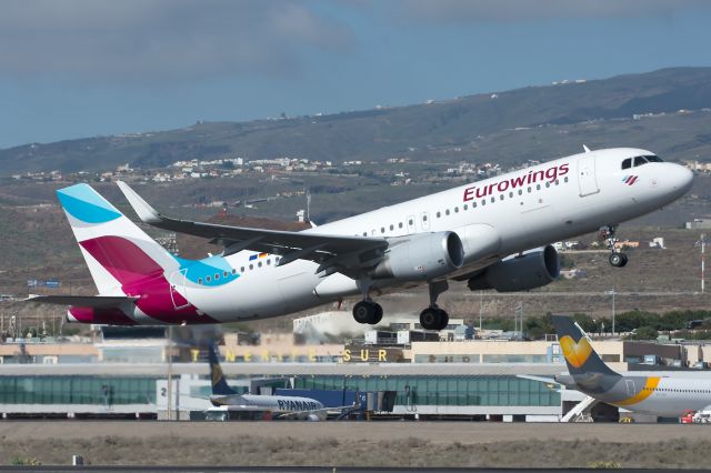 Airbus A320 (D-AEWI)