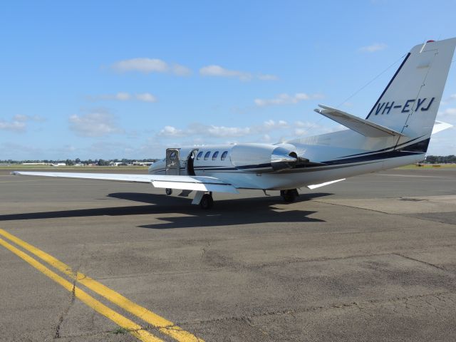 Cessna Citation II (VH-EYJ) - I was at Bankstown airport (YSBK) waiting for an Embraer E190LR (HB-JVR) when i saw this stunning Cessna 550 Citation Bravo starting up right at the terminal. This photo was taken with a Nikon P510 and was taken on the 24th of November 2020. 