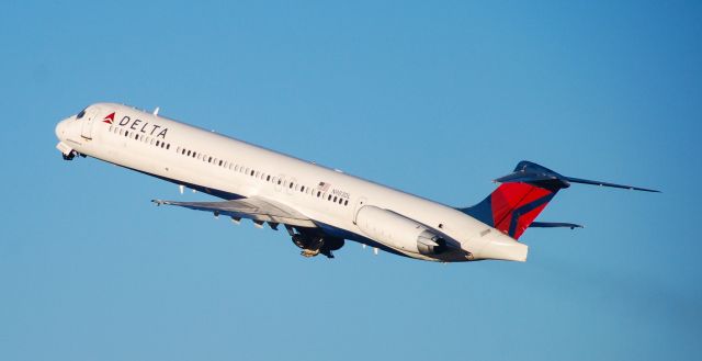 McDonnell Douglas MD-88 (N983DL) - Nothing beats a Delta MD-88.