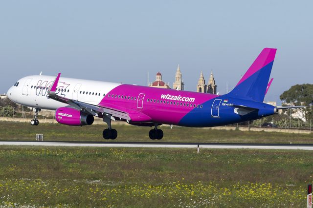 Airbus A321 (HA-LXA) - New addition to WizzAir fleet.