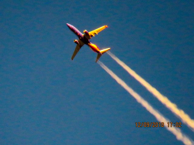 Boeing 737-800 (N8697C)