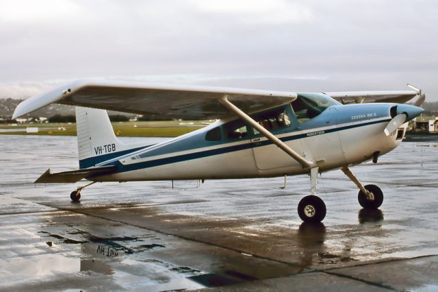 Cessna Skylane (VH-TGB) - CESSNA 180K SKYWAGON - REG : VH-TGB (CN 53112) - PARAFIELD AIRPORT ADELAIDE SA. AUSTRALIA - YPPF (14/7/1995)