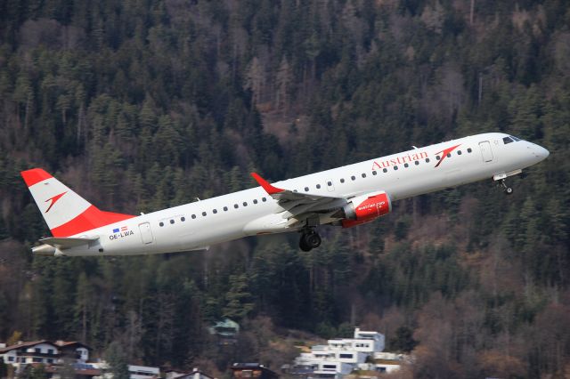 EMBRAER 195 (OE-LWA)