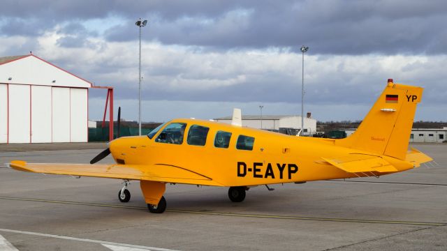 Beechcraft Bonanza (36) (D-EAYP) - Fuel stop