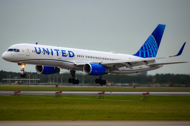 Boeing 757-200 (N17122) - Year: 1997br /Make: Boeing br /Model: 757-224br /Opby: United Airlinesbr /Route: KEWR -> KMCO