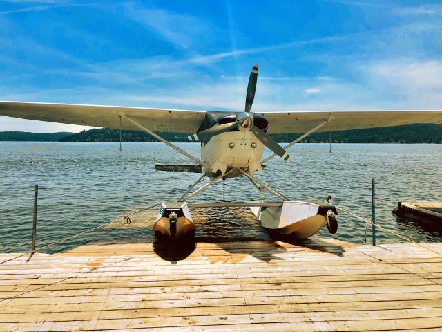 Cessna 206 Stationair (N8366C) - pulled up for lunch!