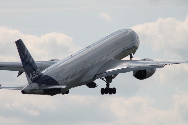 Airbus A350-900 (F-WZGG) - This Airbus A350-900 XWB was in Kemble Airport on test flights. These pictures were of its departure back home. Stood with a clear view of the runway.