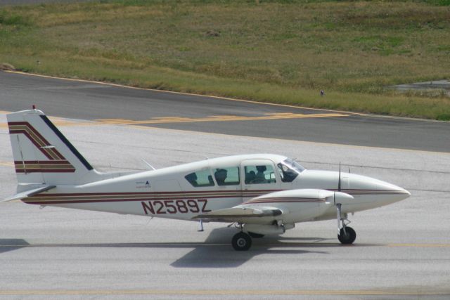 Piper Apache (N2589Z)