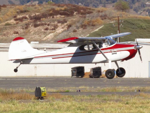 Cessna 170 (N4251) - Taking off RWY 8R 