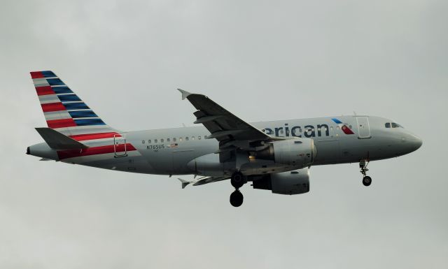 Airbus A319 (N765US)