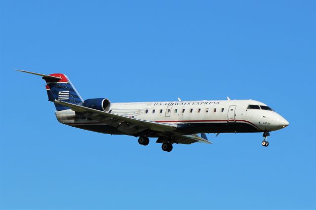 Canadair Regional Jet CRJ-200 (N413AW)