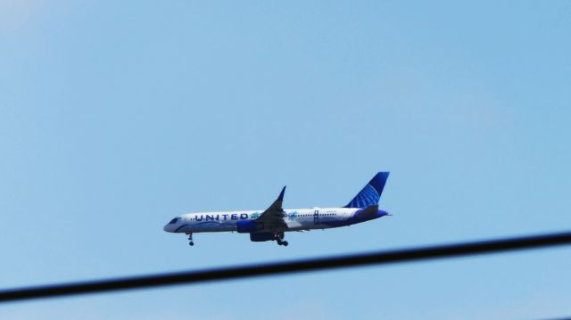 Boeing 757-200 (N14106)