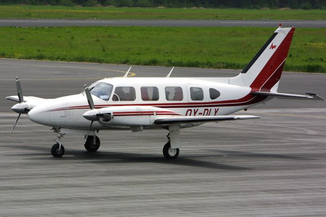 Piper Navajo (OY-DLY) - FOR INFO ON REGISTRATIONS VISIT:  http://www.airframes.org/