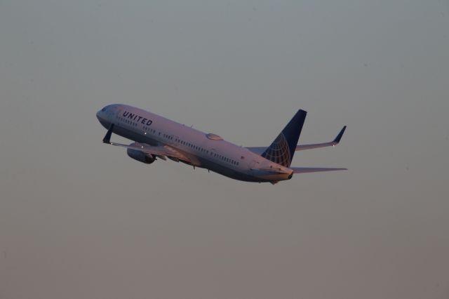 Boeing 737-900 (N37468)