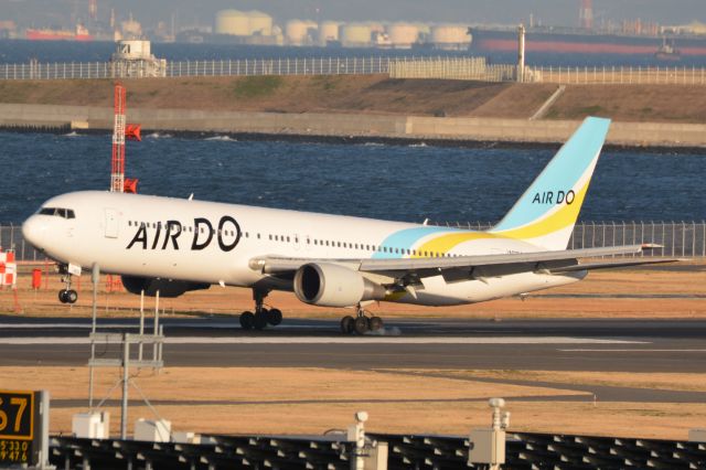 BOEING 767-300 (JA601A)
