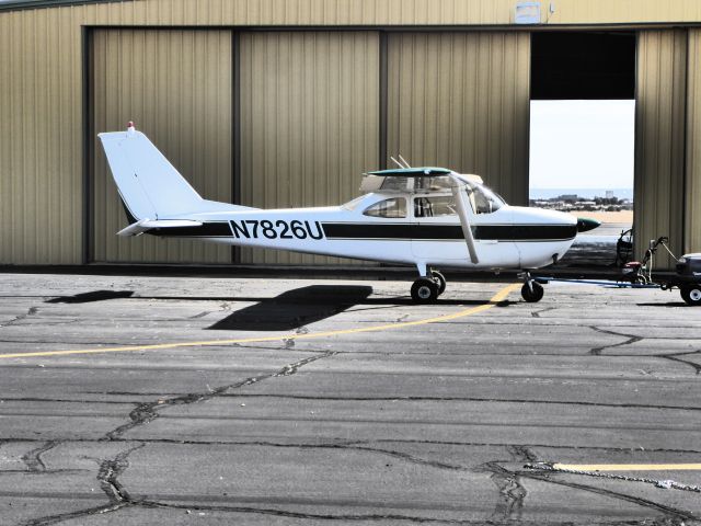 Cessna Skyhawk (N7826U)