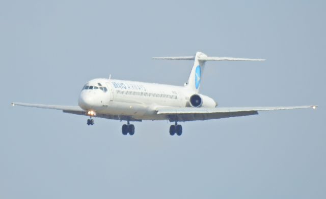 McDonnell Douglas MD-83 (UR-COC) - EPLB