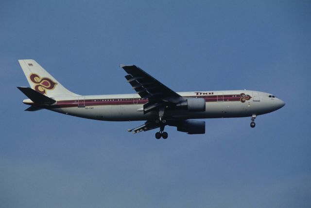 Airbus A300F4-600 (HS-TAR) - Final Approach to Narita Intl Airport Rwy34L on 1995/09/28