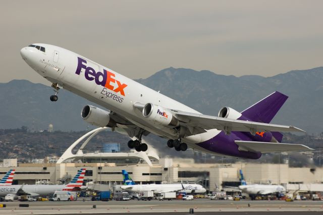 McDonnell Douglas DC-10 (N385FE) - Nikon D-50 w/70-300mm VR