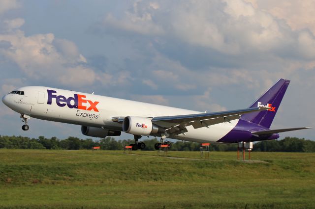 BOEING 767-300 (N158FE) - FDX356 heavy arriving from Memphis (KMEM) on 7 Aug 2019. The B763 is a nice change from the A300.