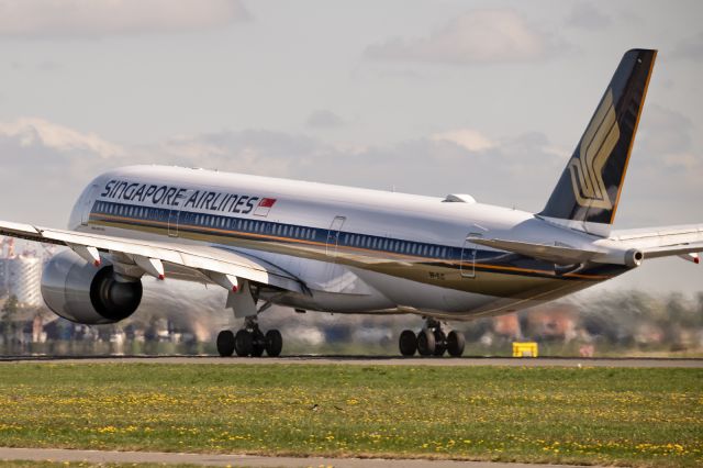 Airbus A350-900 (9V-SJC) - 19th April, 2025: Spottersplaats Polderbaan view of flight SQ 323 bound for Changi Airport rotating from runway 36L at Amsterdam's Schiphol Airport. 