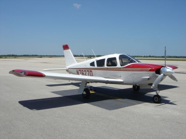 Piper Cherokee Arrow (N7627D)