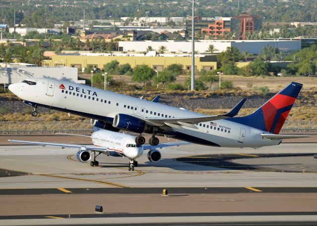 Boeing 737-800 (N3746H)