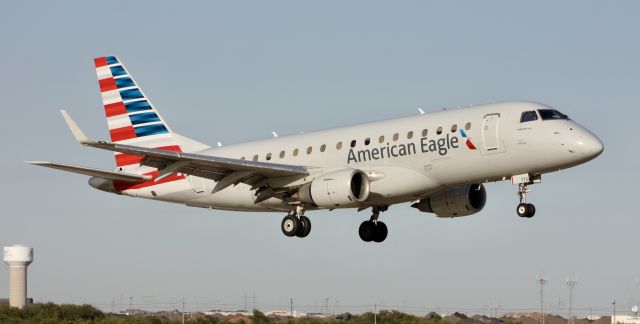 Embraer 170/175 (N776MS)