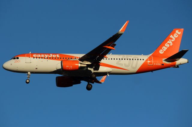 Airbus A320 (G-EZOL)