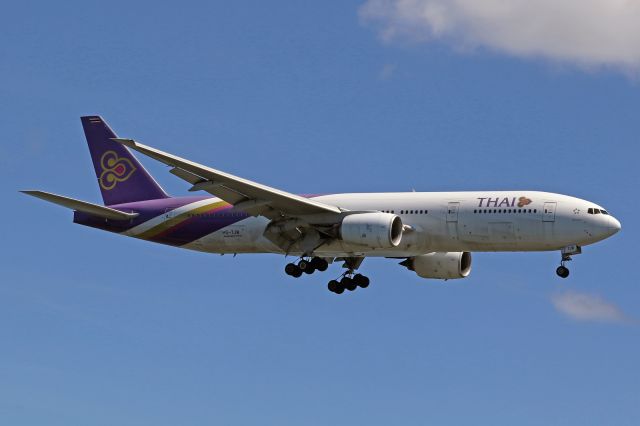 Boeing 777-200 (HS-TJW)