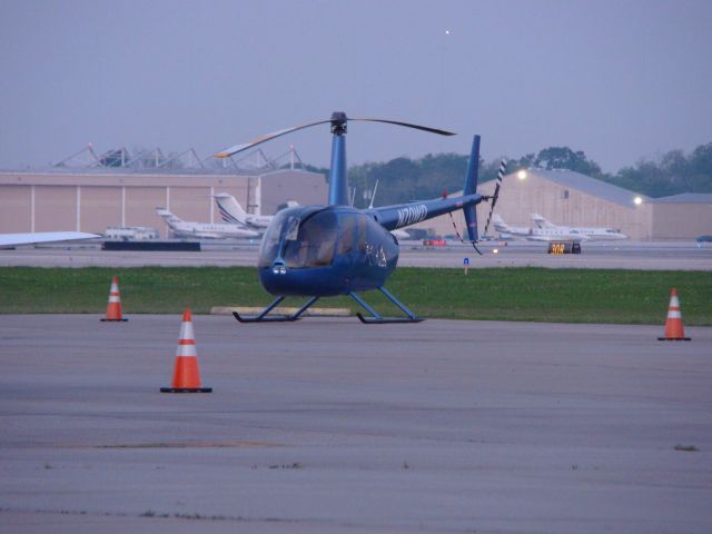 Robinson R-44 —