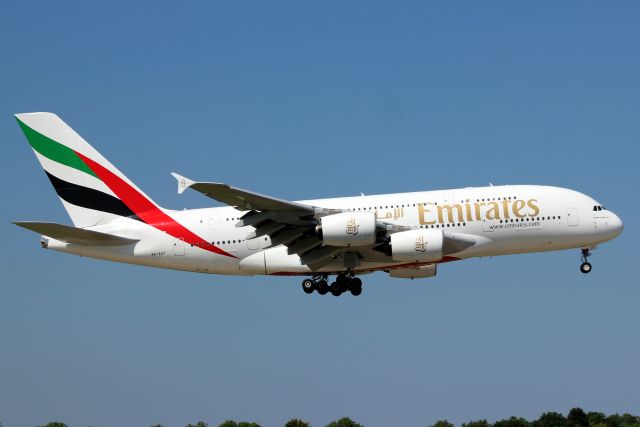 Airbus A380-800 (A6-EUT) - On short finals for rwy 09L on 19-May-18 operating flight UAE29 from OMDB.