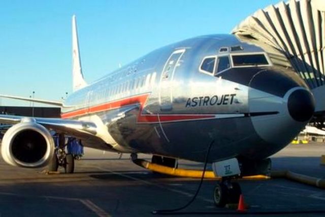 Boeing 737-700 (N3CF) - AAs cool looking Retro Paint job.