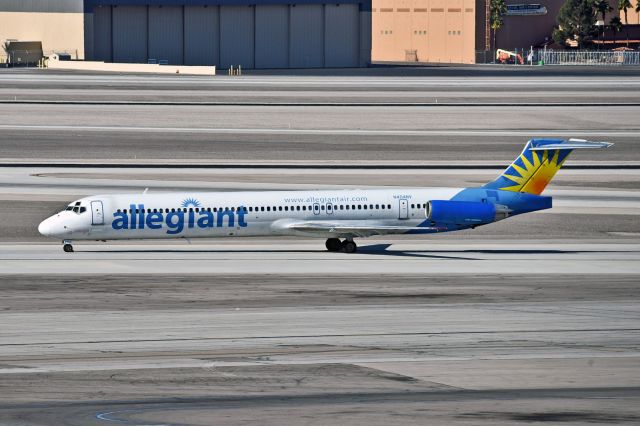 McDonnell Douglas MD-88 (N404NV)