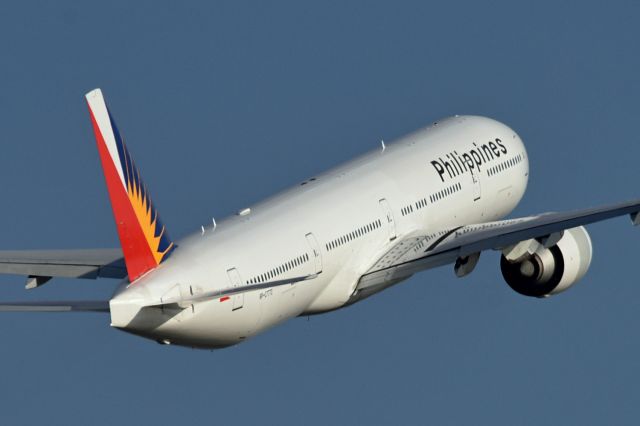 BOEING 777-300ER (RP-C7772)