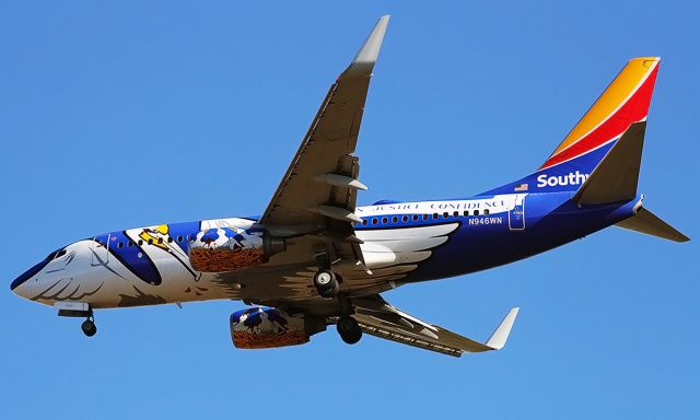 Boeing 737-700 (N946WN)