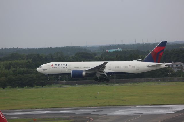 BOEING 777-200LR (N701DN)